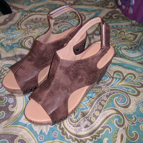 Wedged sandals - Picture 2 of 2